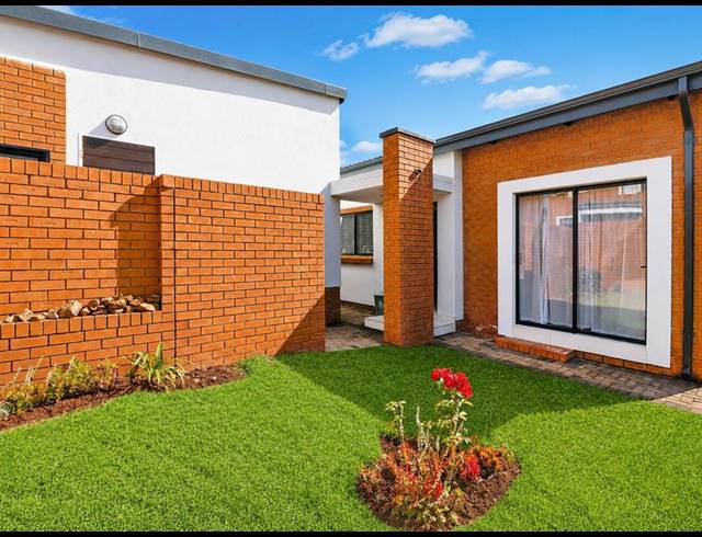 3 BEDROOM TOWNHOUSE FOR SALE IN GOLDEN FIELDS ESTATE